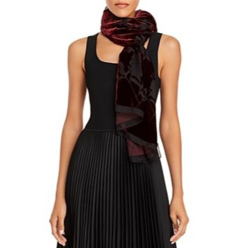 FRAAS Burnout Flower Velvet Wrap in Wine NWT